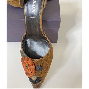 Vintage Prada Scamosciato Flo Calzature Donna gently used 3 inch heel pumps 8.5